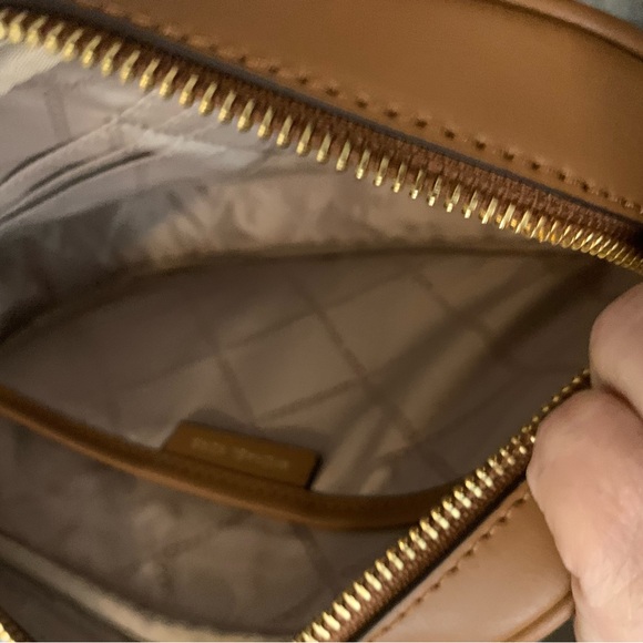 Michael Kors Jet Set Girl Cross Body - Picture 6 of 6